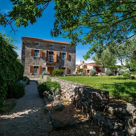 Oliva Villa